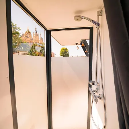 Cosy Explorer - Festlieger Botel